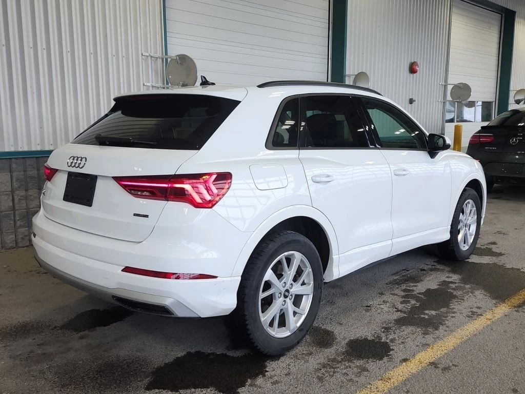 Audi Q3 * KOMFORT * CARFAX * БЕЗ ПЪРВОНАЧАЛНА ВНОСКА - изображение 3