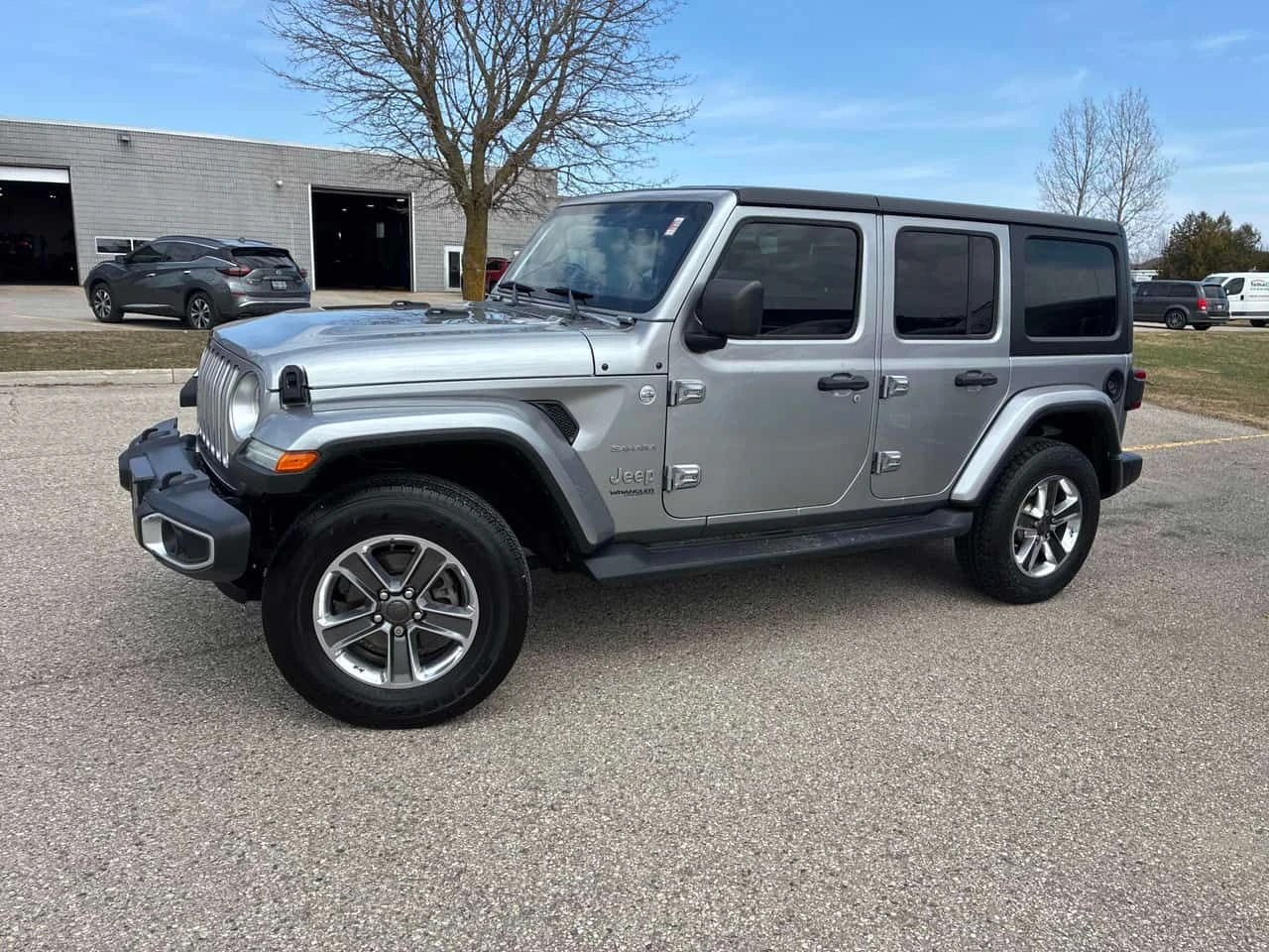 Jeep Wrangler SAHARA * ПОДГРЕВ / КОЖЕН САЛОН / ПРЕДСТАВИТЕЛСТВО, снимка 3 - Автомобили и джипове - 54034417