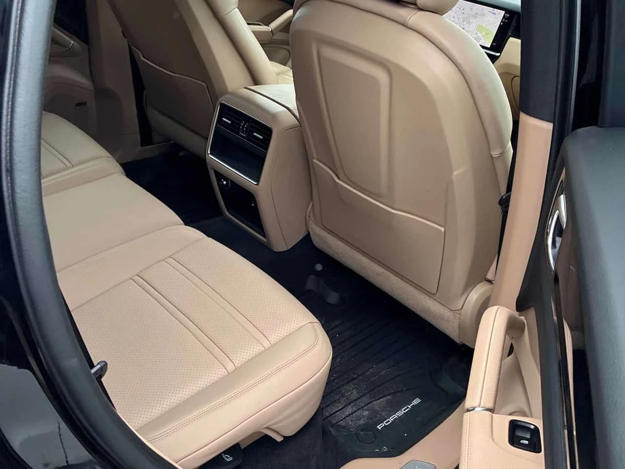 Porsche Cayenne * E Hybrid AWD * ДИСТРОНИК * 360 * ХЕД ЪП * ОБДУХВ, снимка 14 - Автомобили и джипове - 54295088