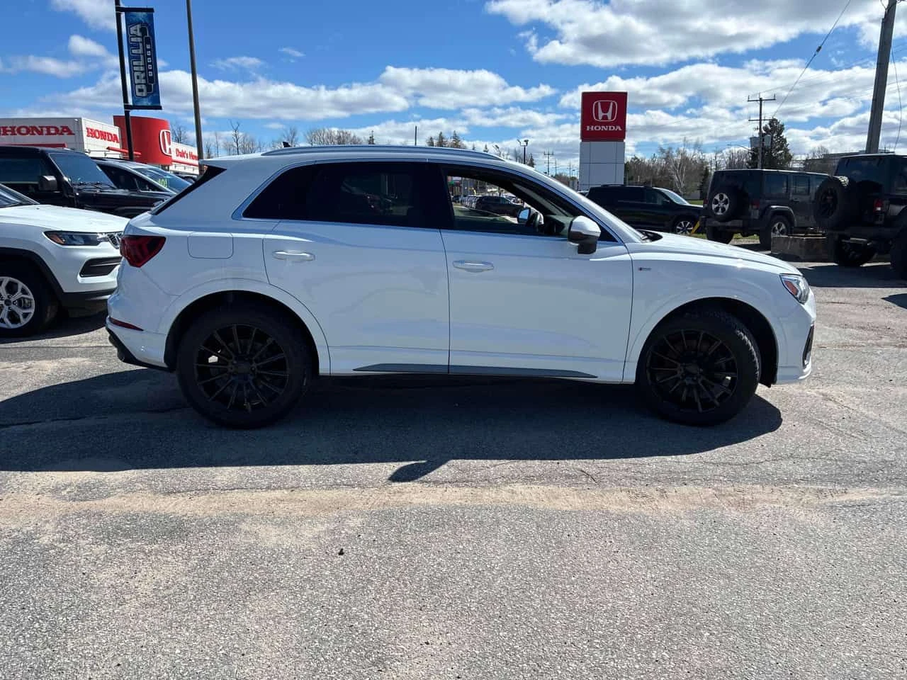 Audi Q3 QUATTRO * FULL S LINE* ДИСТРОНИК* DIGITAL* ПАНОРАМ, снимка 4 - Автомобили и джипове - 54520549