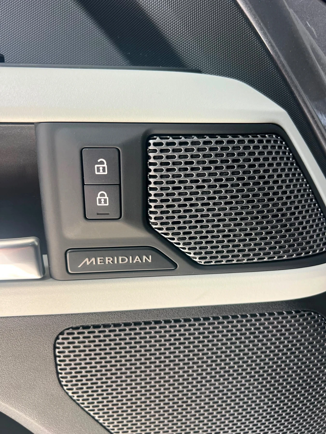 Land Rover Defender 3.0D, снимка 10 - Автомобили и джипове - 55332505