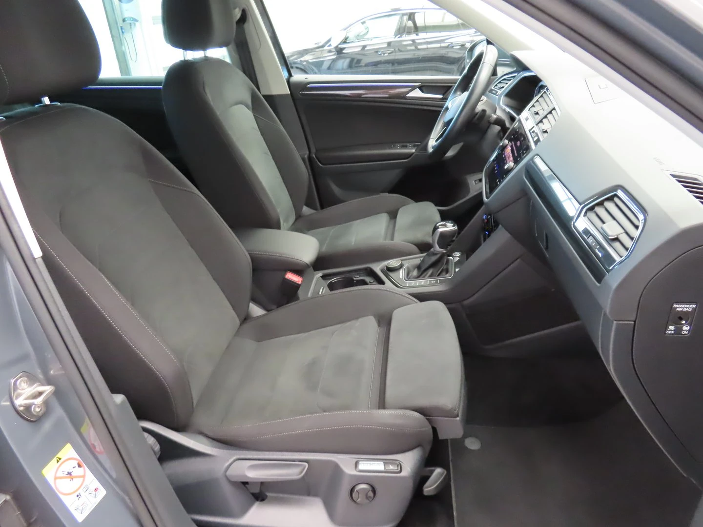 VW Tiguan, снимка 7 - Автомобили и джипове - 56421779