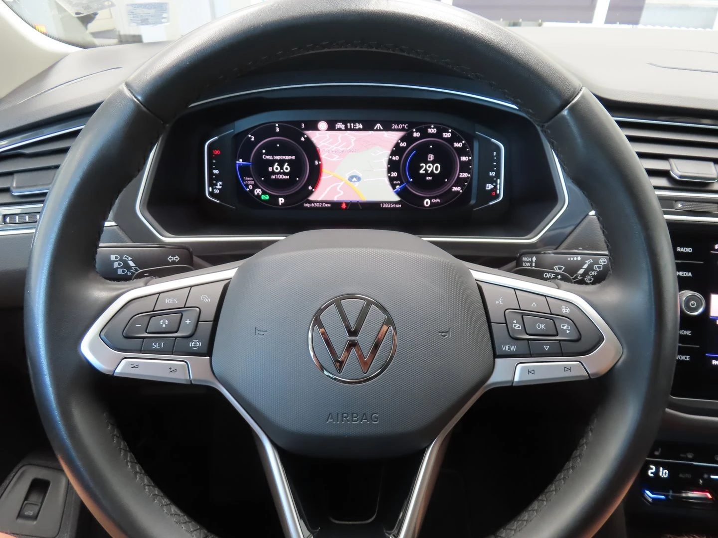 VW Tiguan, снимка 13 - Автомобили и джипове - 56421779