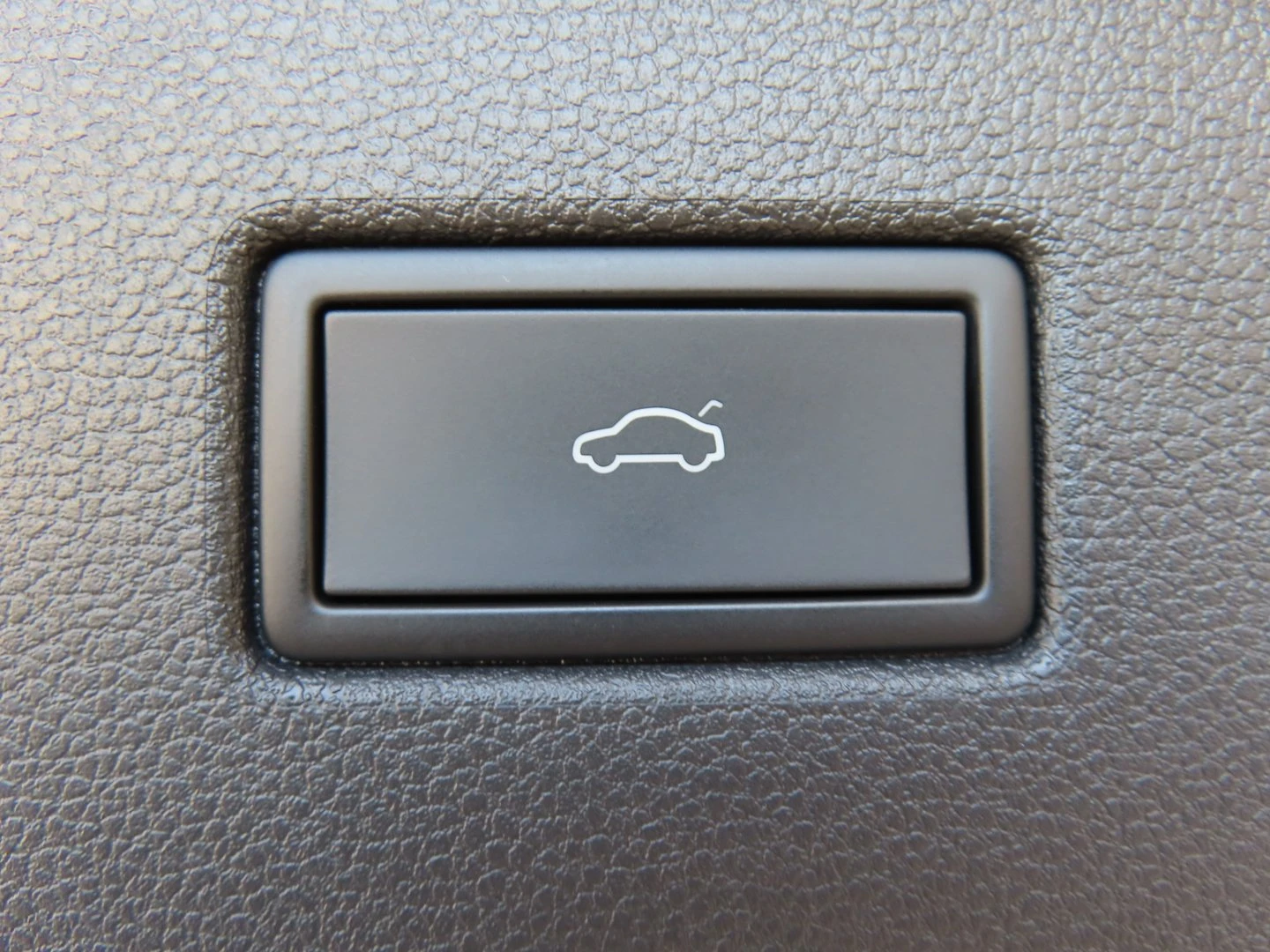 VW Tiguan, снимка 5 - Автомобили и джипове - 56421779