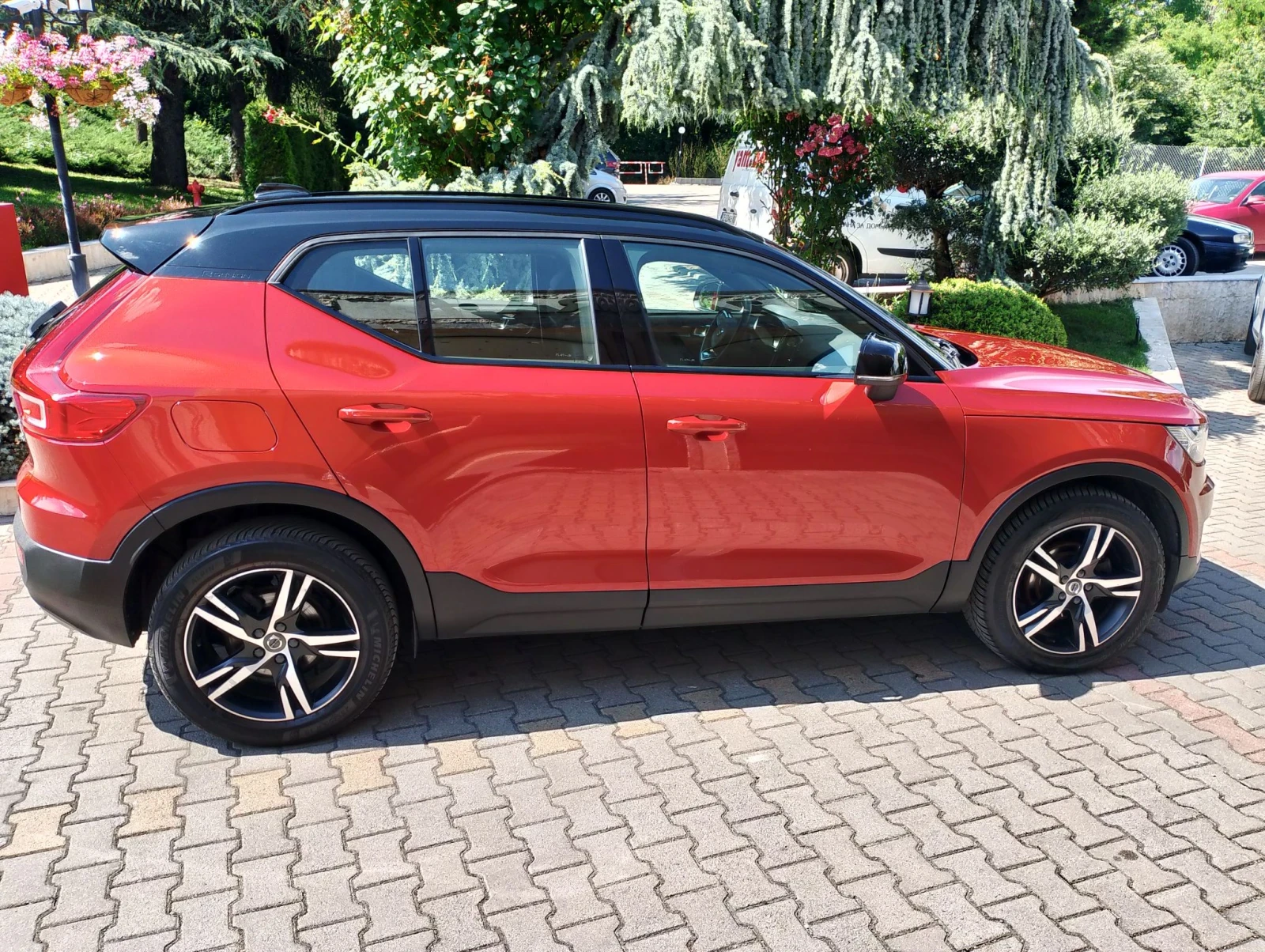 Volvo XC40 D3 -150cv R-design , снимка 16 - Автомобили и джипове - 55706722