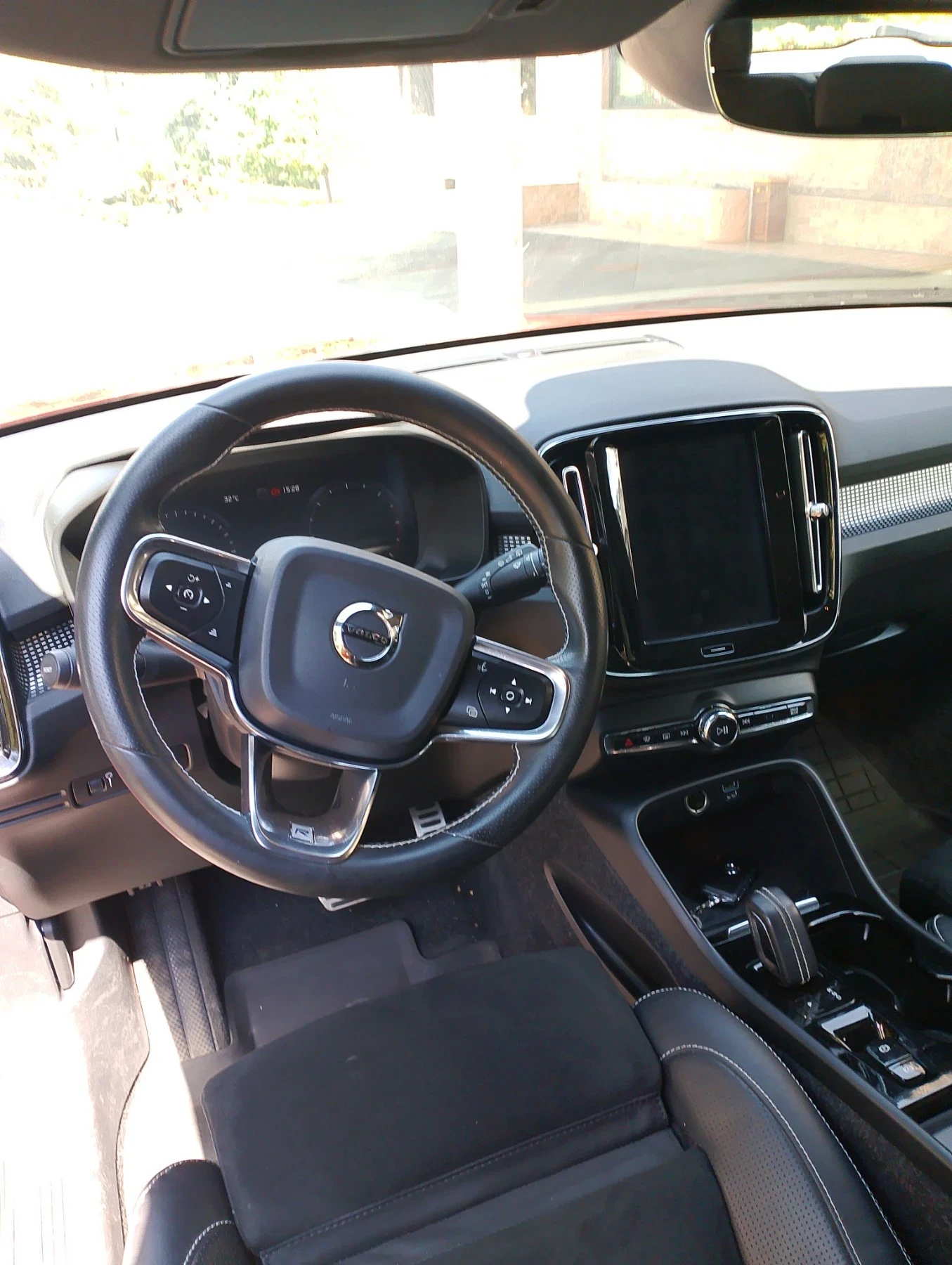 Volvo XC40 D3 -150cv R-design  | Mobile.bg � ����������� 17