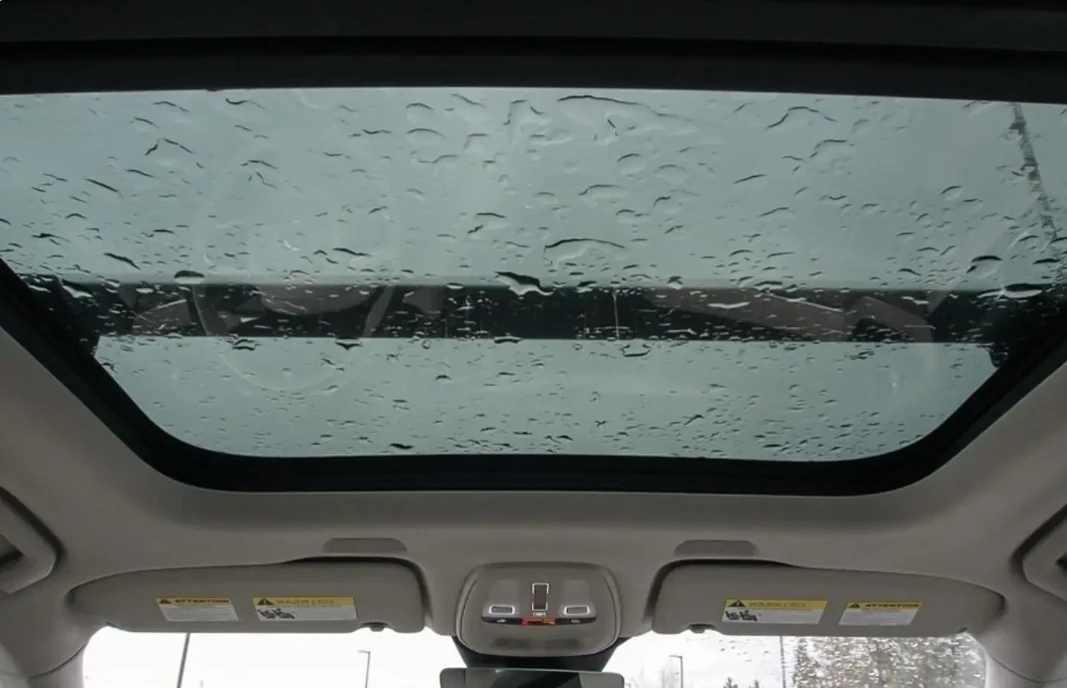Volvo XC60 Plus Dark Theme AWD | PANO Roof | Leather | Memory, снимка 12 - Автомобили и джипове - 55889026