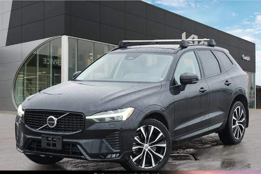 Volvo XC60 Plus Dark Theme AWD | PANO Roof | Leather | Memory