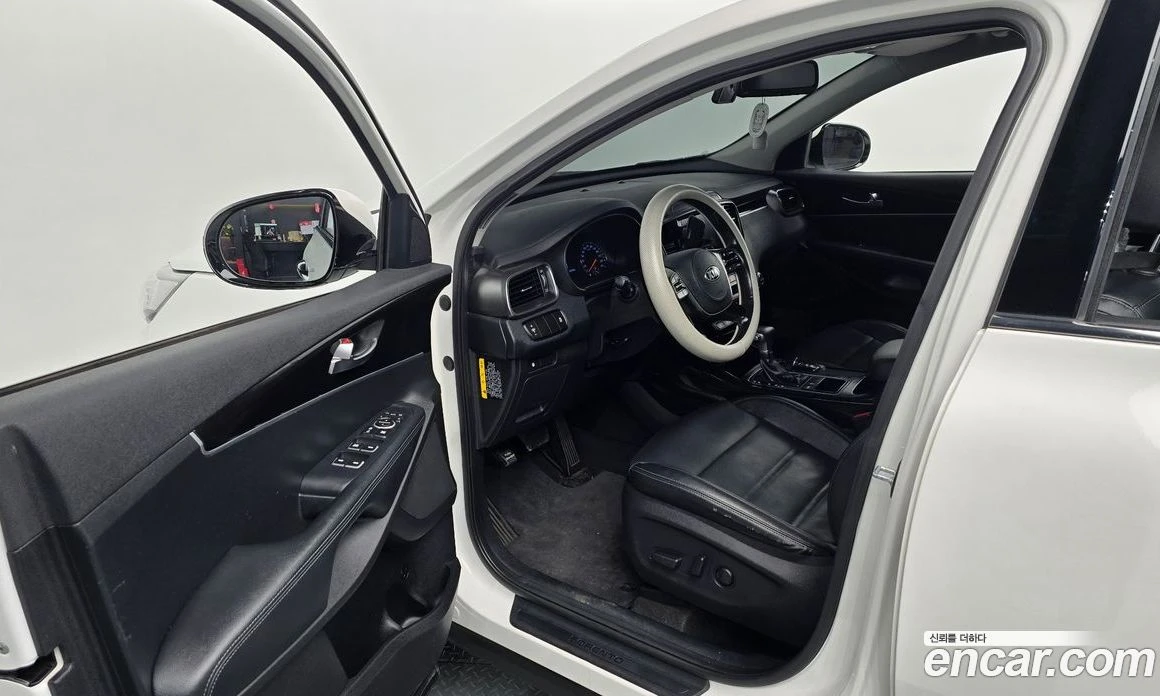 Kia Sorento Diesel 2.0 2WD Prestige, снимка 11 - Автомобили и джипове - 56155205