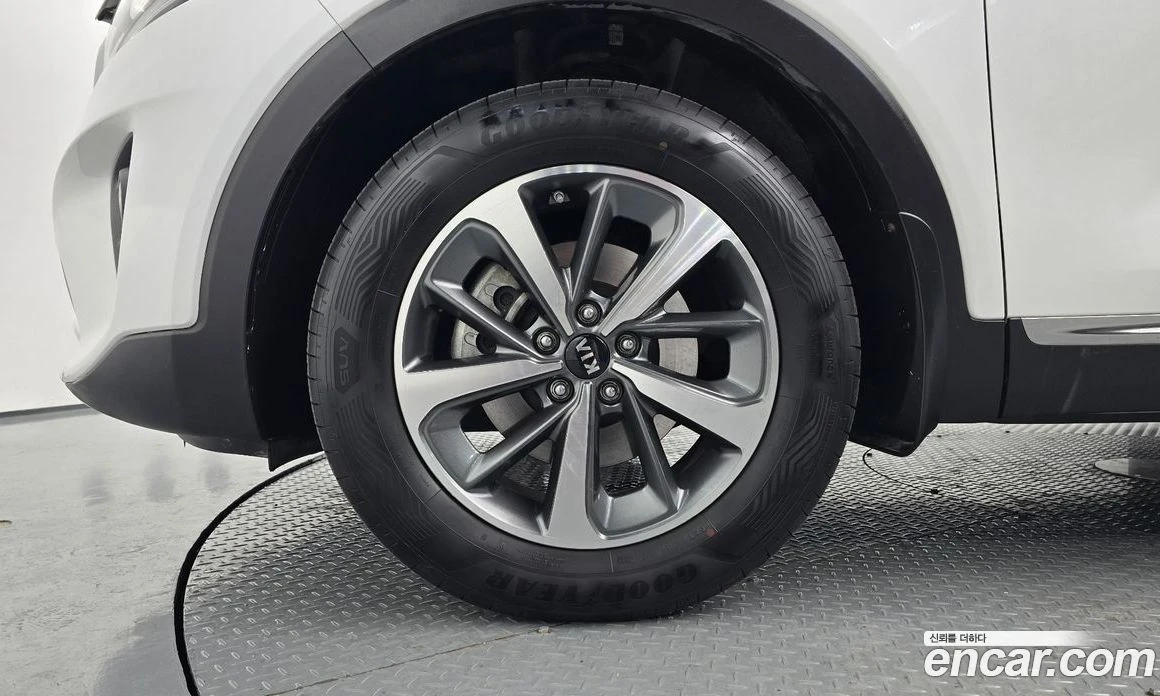 Kia Sorento Diesel 2.0 2WD Prestige, снимка 5 - Автомобили и джипове - 56155205