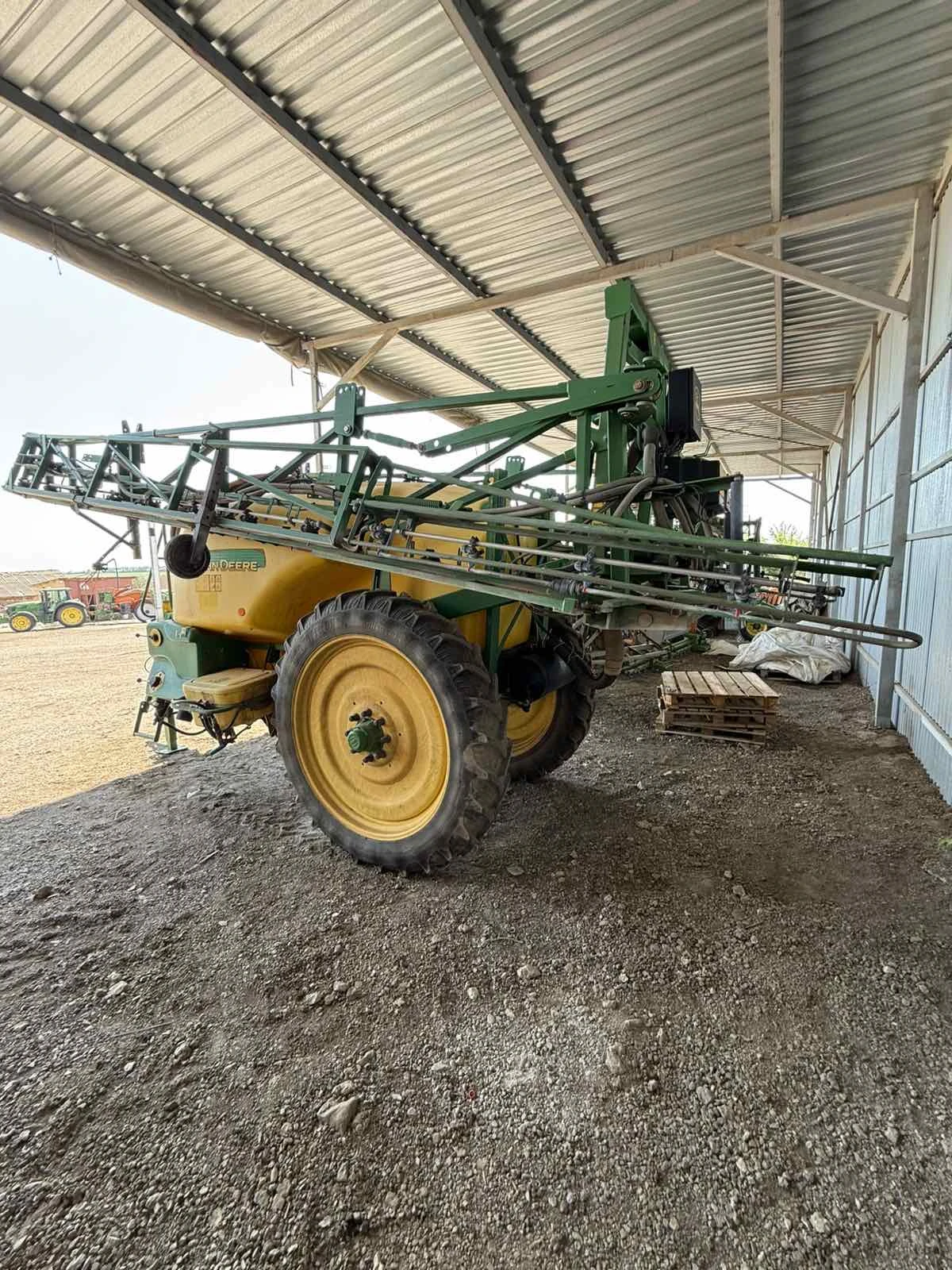 Пръскачка Друга марка JOHN DEERE 740 24 МЕТРА 4000 ЛИТРА ЛИЗИНГ - изображение 2