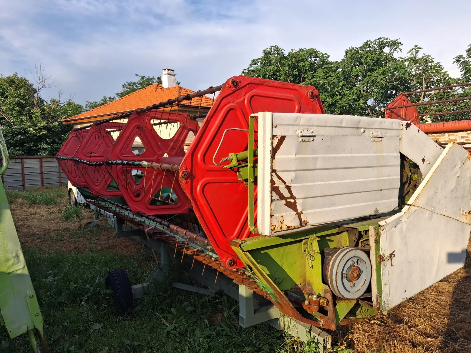 Комбайн Claas 108SL , снимка 4 - Селскостопанска техника - 54776335