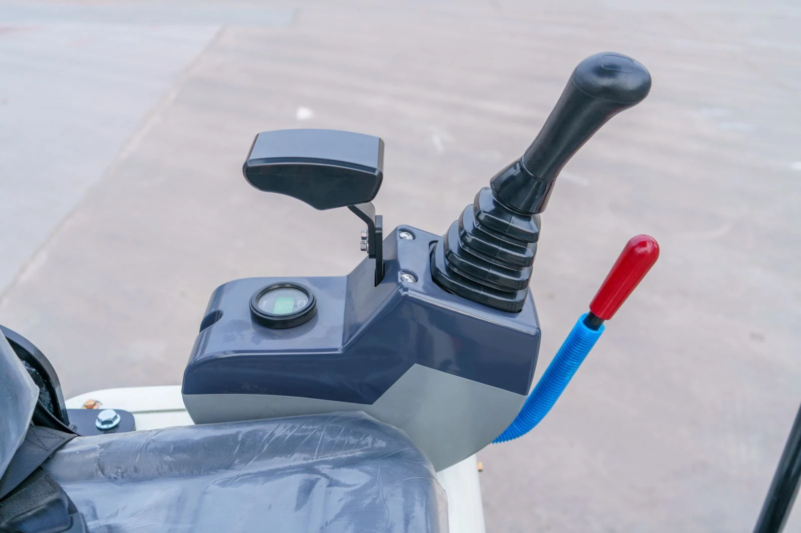 Багер ZETTRA Z15, снимка 14 - Индустриална техника - 53988632