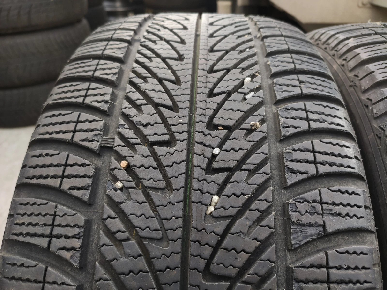  235/45R18 | Mobile.bg   2