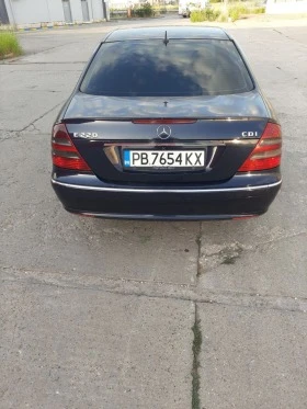 Mercedes-Benz E 220, снимка 4