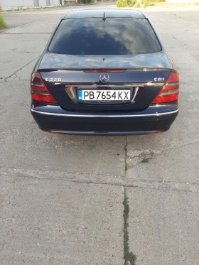 Mercedes-Benz E 220, снимка 6