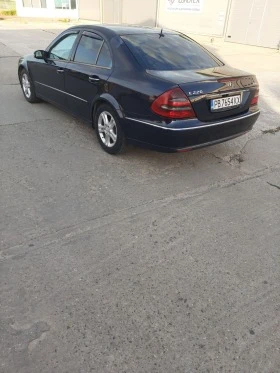 Mercedes-Benz E 220, снимка 8