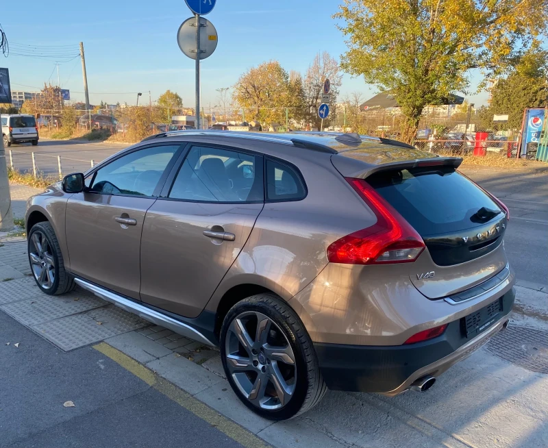 Volvo V40 Cross Country 2.5i-270 к.с. Автоматик 4х4 Вс.екстри! HEICO, снимка 6 - Автомобили и джипове - 47869503