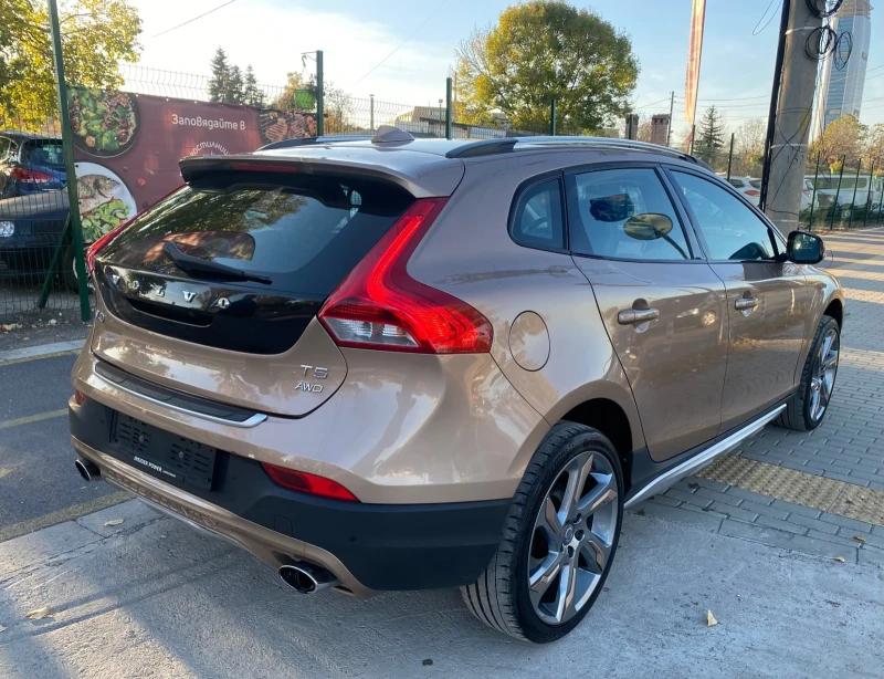 Volvo V40 Cross Country 2.5i-270 к.с. Автоматик 4х4 Вс.екстри! HEICO, снимка 4 - Автомобили и джипове - 47869503