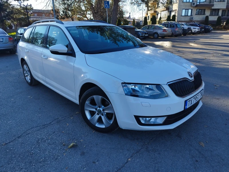 Skoda Octavia 1.6tdi, combi, 105коня, снимка 2 - Автомобили и джипове - 48252927