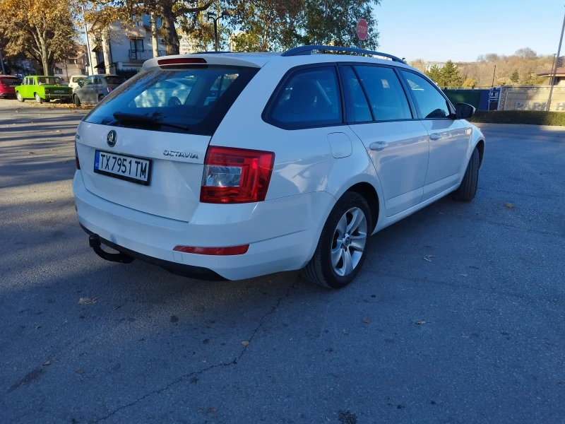 Skoda Octavia 1.6tdi, combi, 105коня, снимка 4 - Автомобили и джипове - 48252927