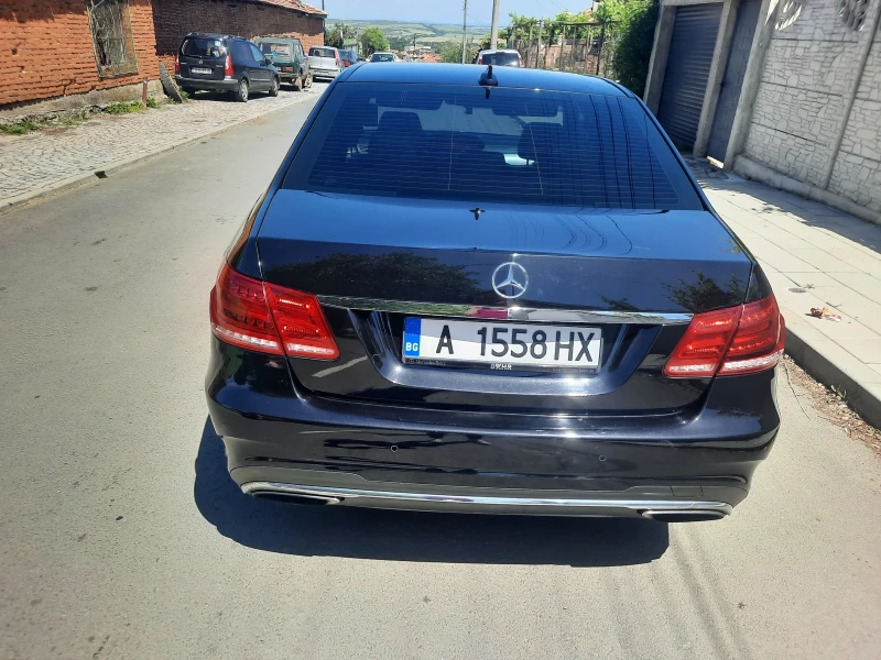 Mercedes-Benz E 220, снимка 2 - Автомобили и джипове - 48665260