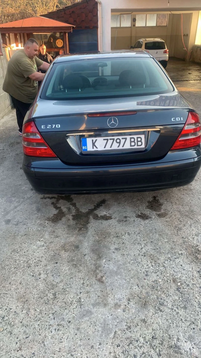 Mercedes-Benz E 270, снимка 13 - Автомобили и джипове - 49307083