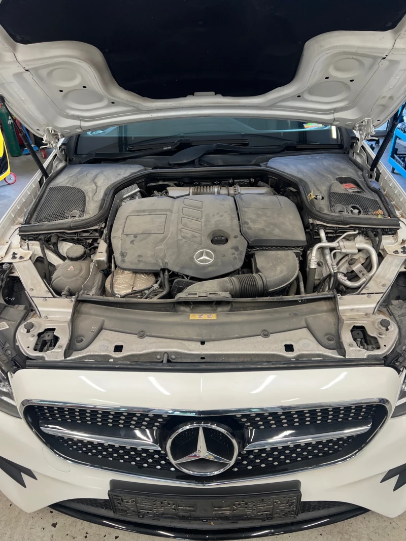 Mercedes-Benz E 220 E-Купе, снимка 12 - Автомобили и джипове - 52594178