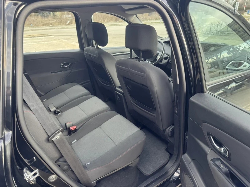 Renault Scenic 1.5 dci, снимка 11 - Автомобили и джипове - 52957833