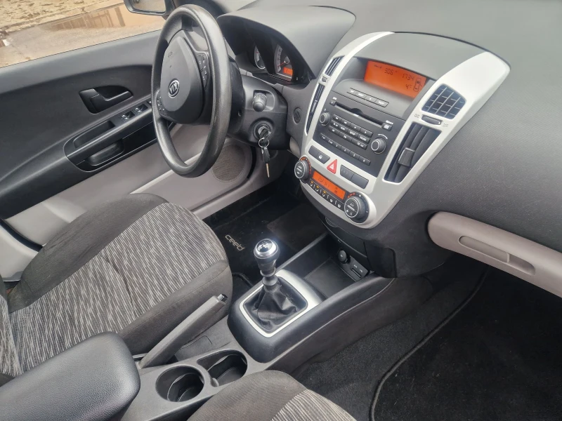 Kia Ceed, снимка 5 - Автомобили и джипове - 53237810