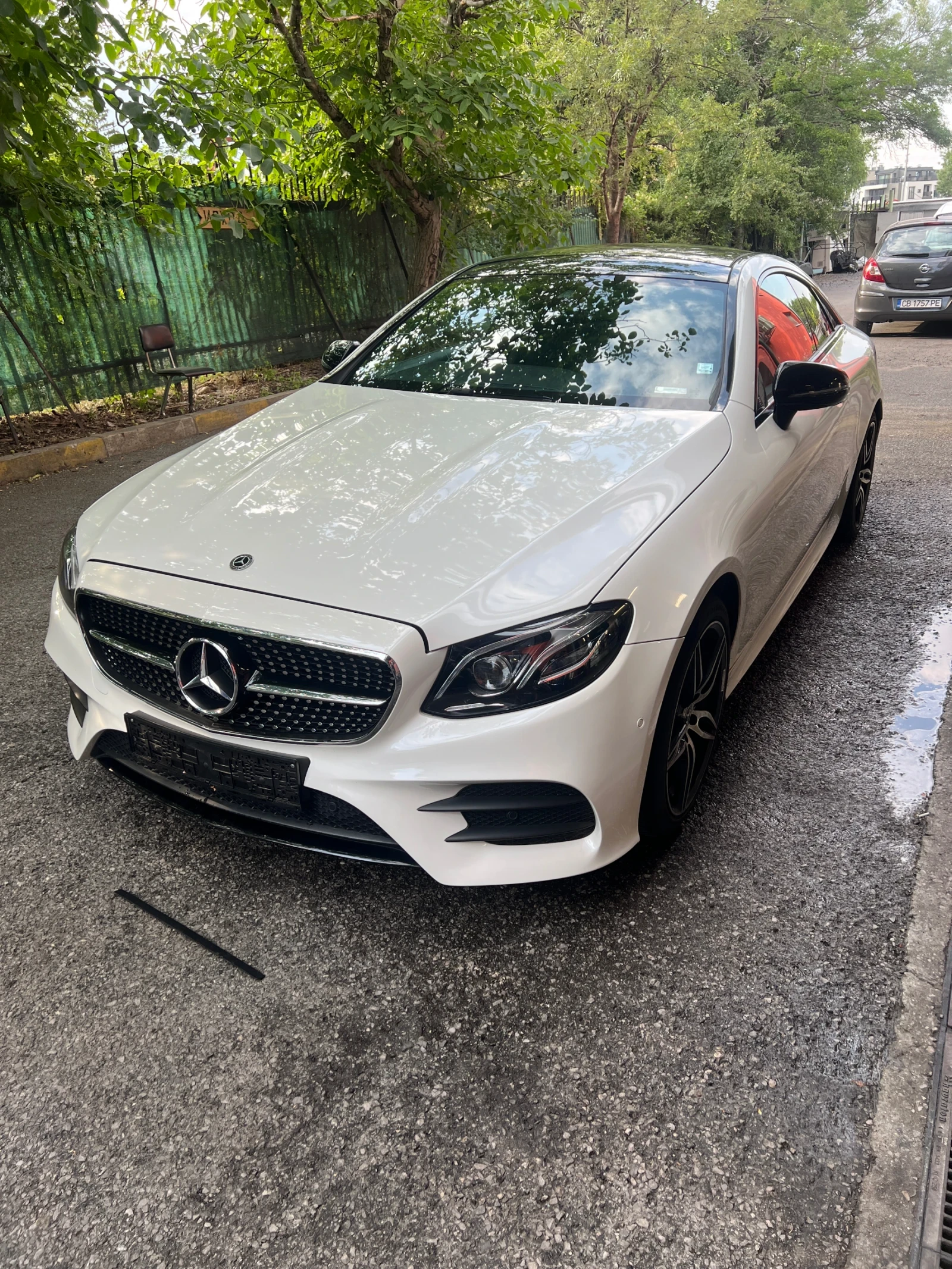 Mercedes-Benz E 220 E-Купе, снимка 1