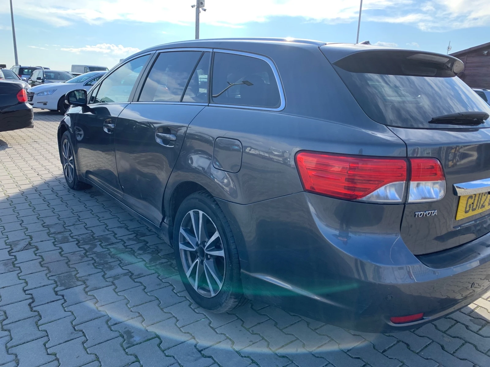 Toyota Avensis 2.0D4D/125кс - изображение 3