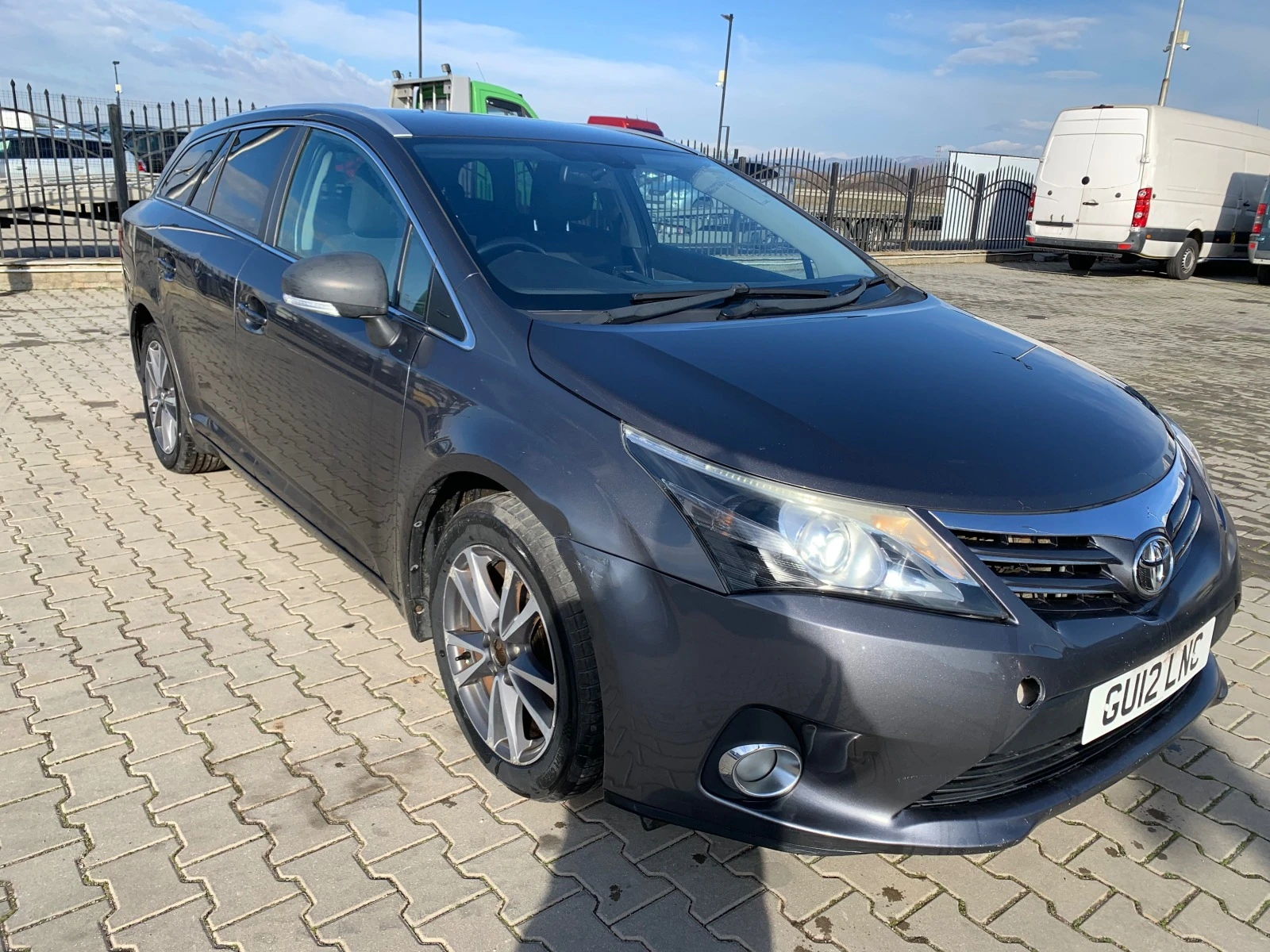 Toyota Avensis 2.0D4D/125кс - изображение 2