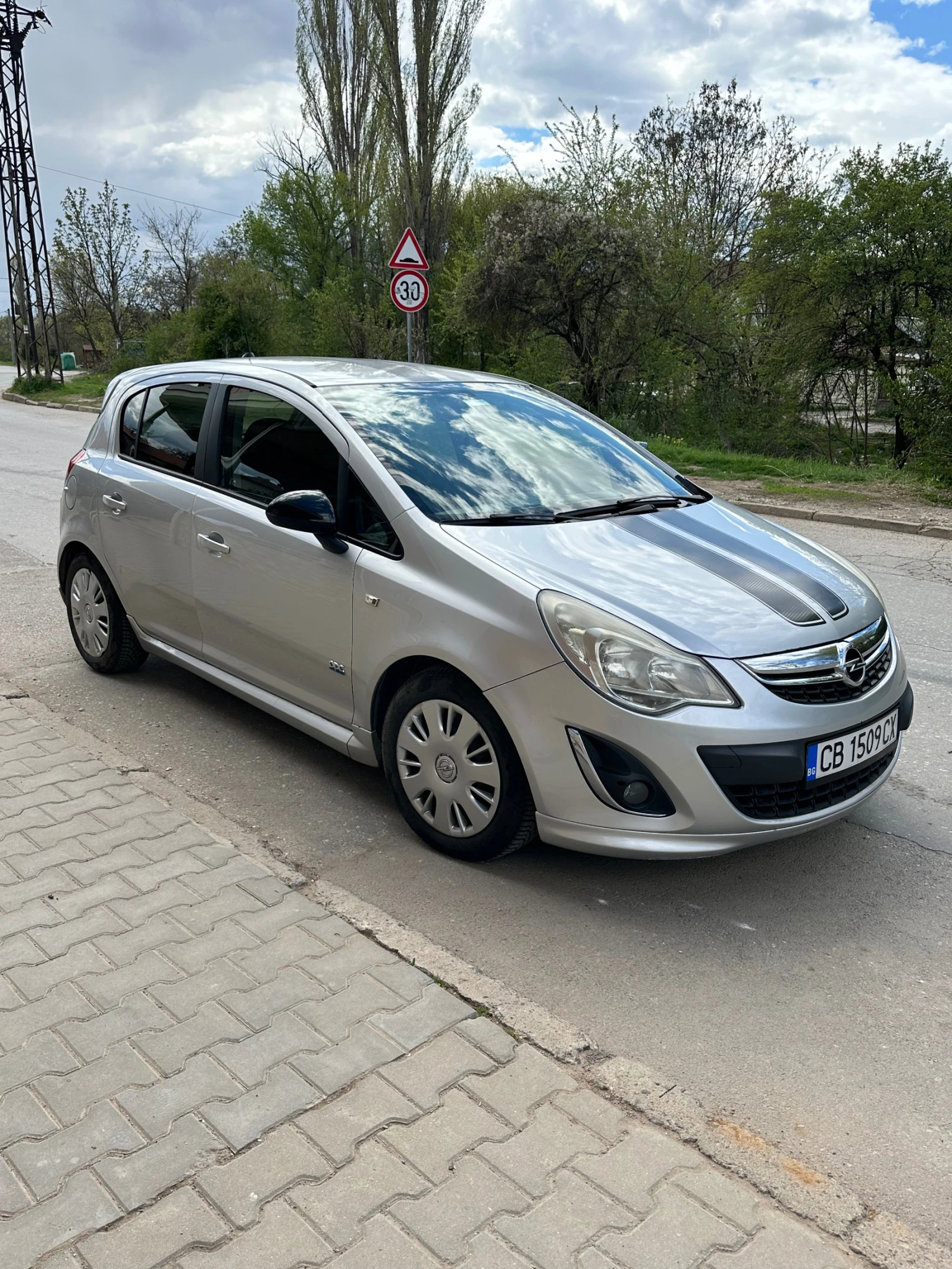 Opel Corsa D 1.2 OPC line  - изображение 6