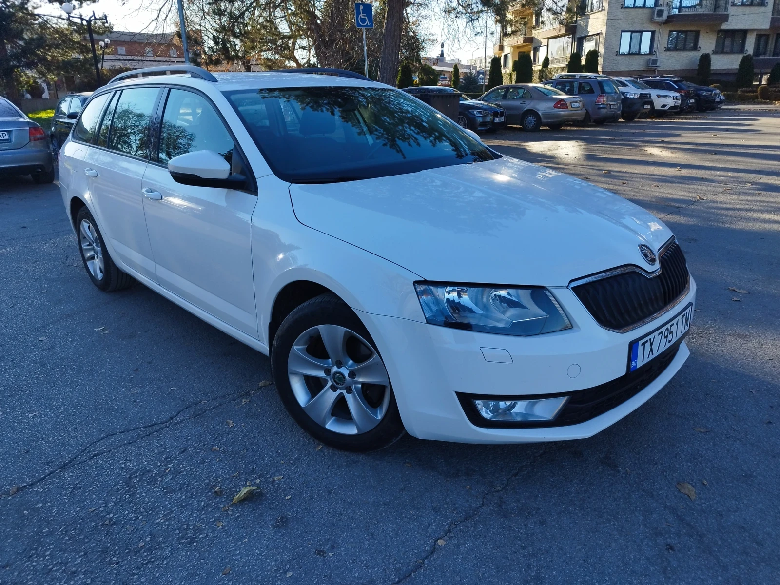 Skoda Octavia 1.6tdi, combi, 105коня - изображение 2