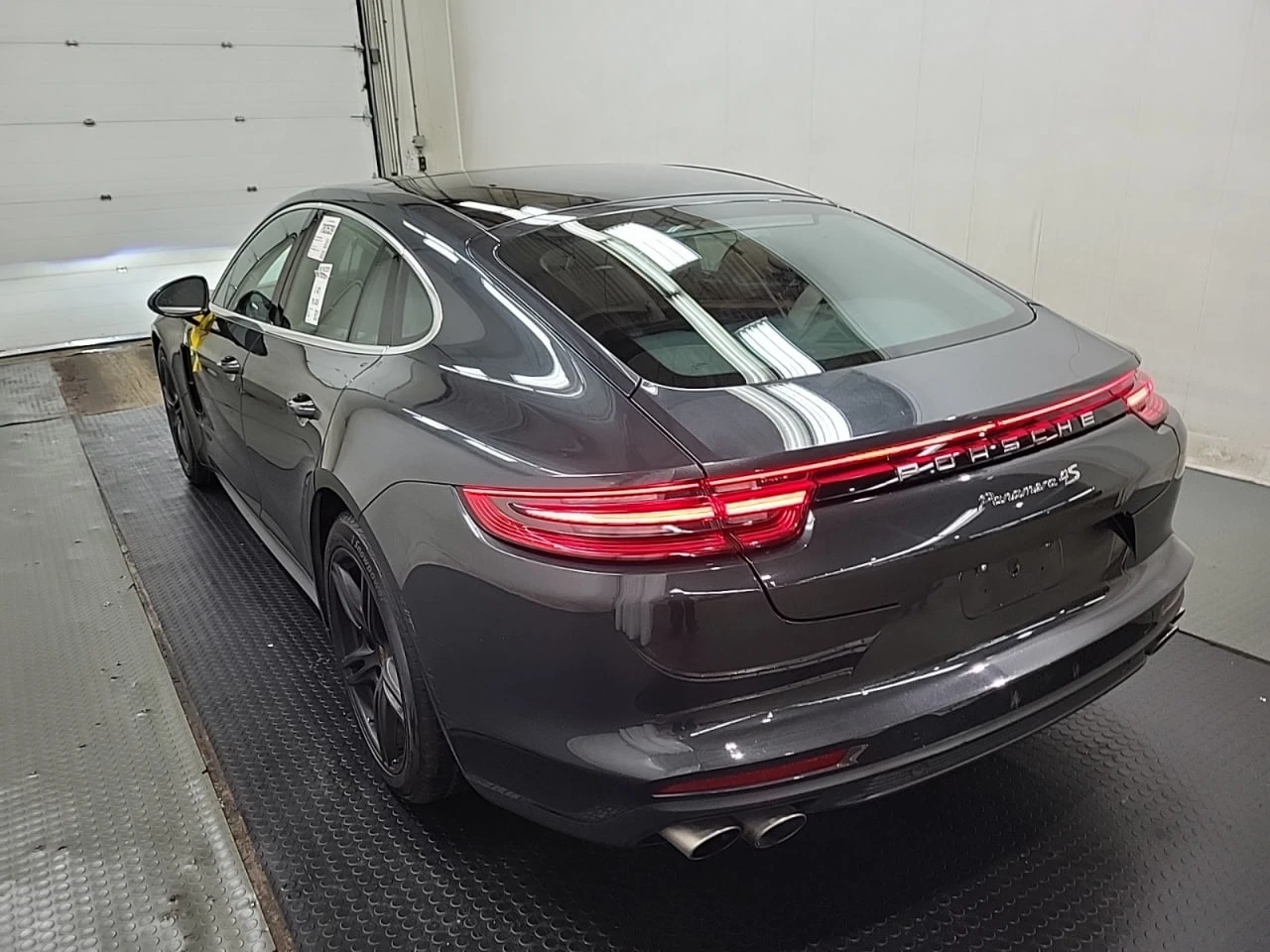 Porsche Panamera * CARFAX * АВТО КРЕДИТ * ЦЕНА ДО БГ! - изображение 6