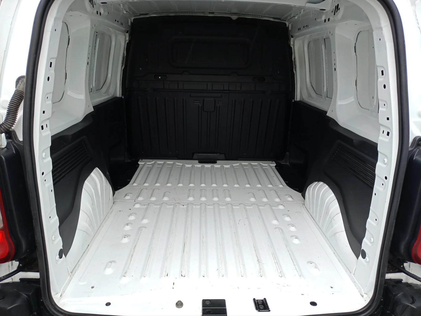 Peugeot Partner Standard 650 PRO 1.6 BlueHDI 100 BVM5 6.1 - изображение 9