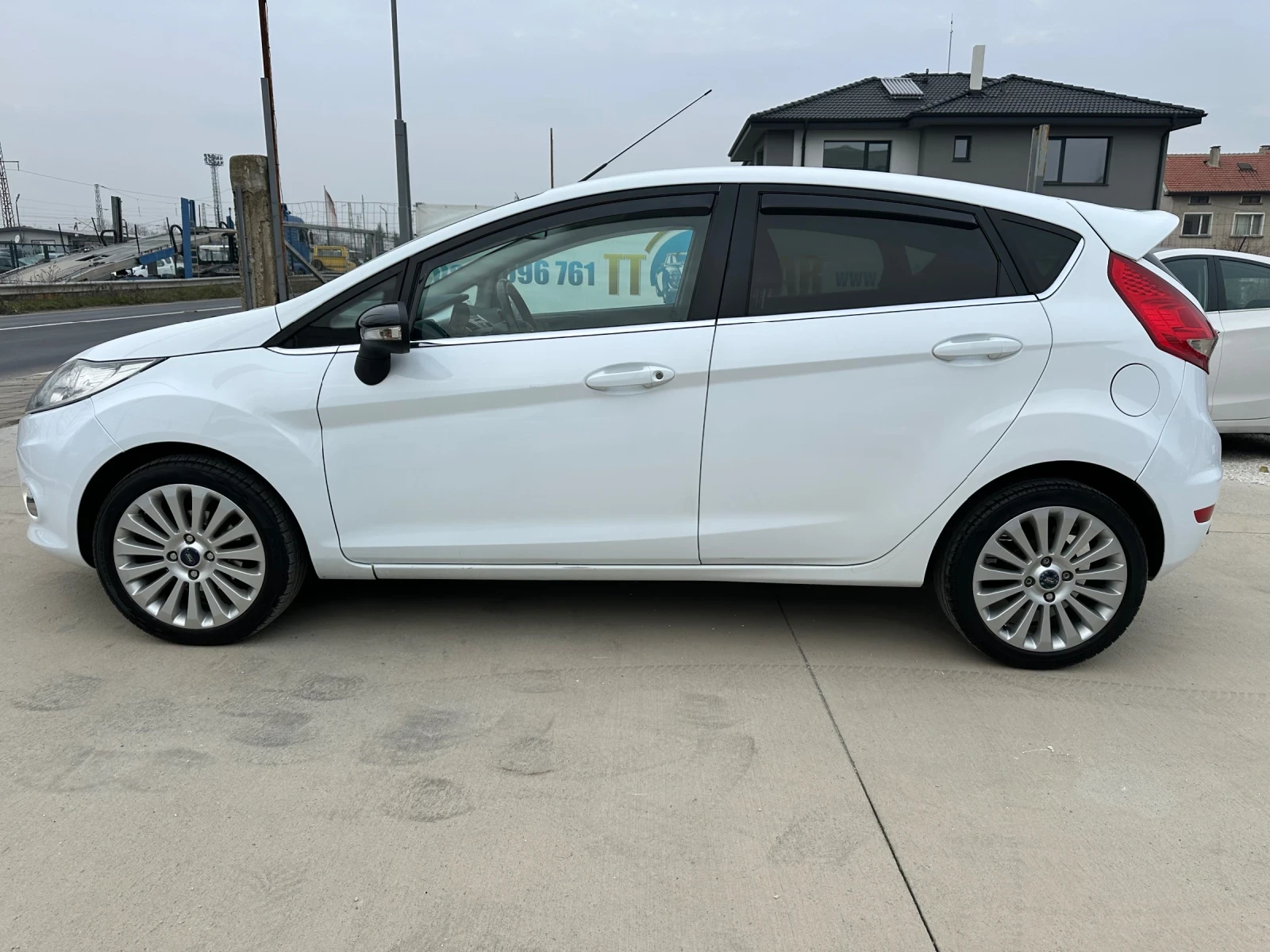 Ford Fiesta 1.6TDCI 95к. 100% обслужен!Перфектен! - изображение 7