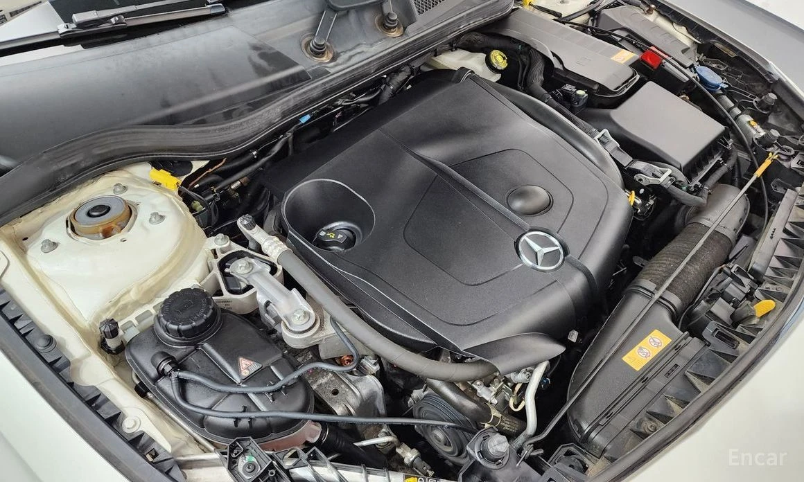 Mercedes-Benz CLA 200, снимка 6 - Автомобили и джипове - 54038951