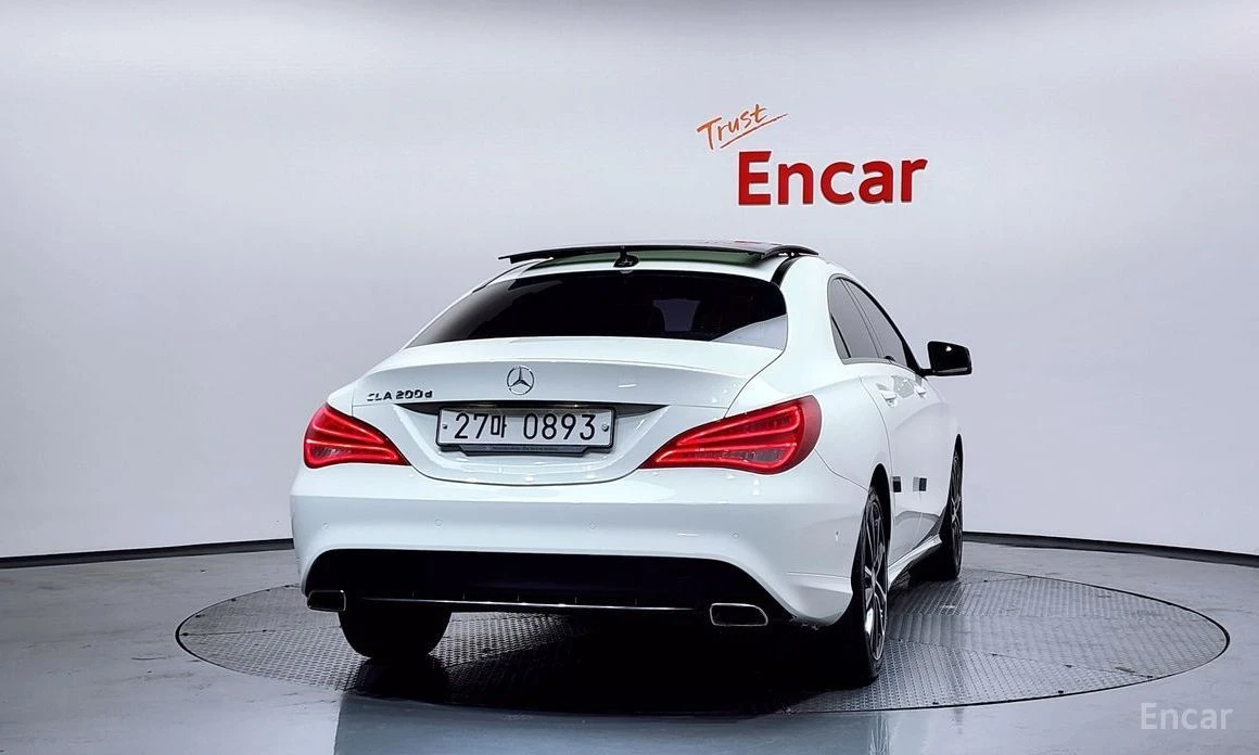 Mercedes-Benz CLA 200, снимка 4 - Автомобили и джипове - 54038951