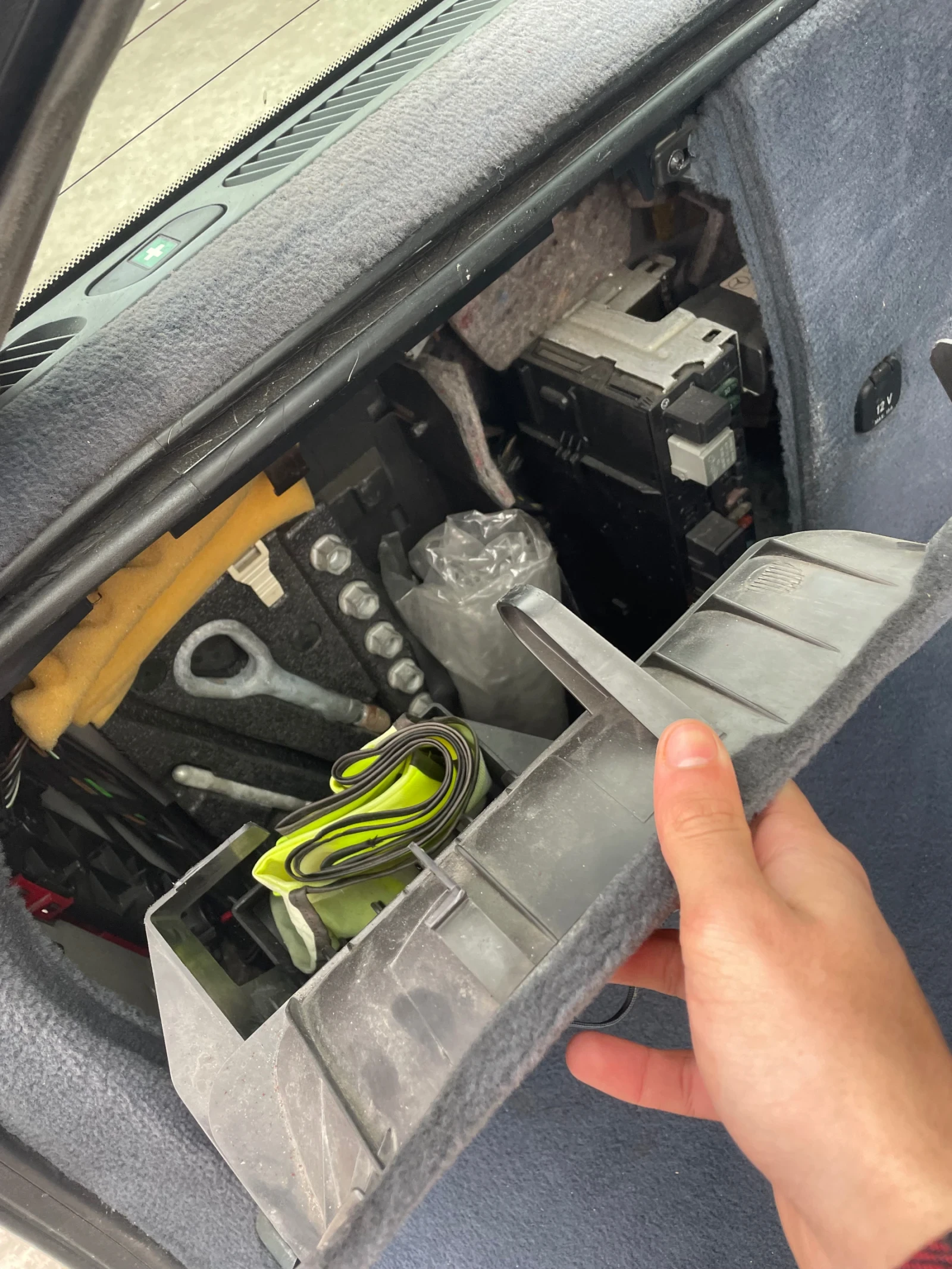 Mercedes-Benz C 270 C270 2.7CDI, снимка 11 - Автомобили и джипове - 54071949