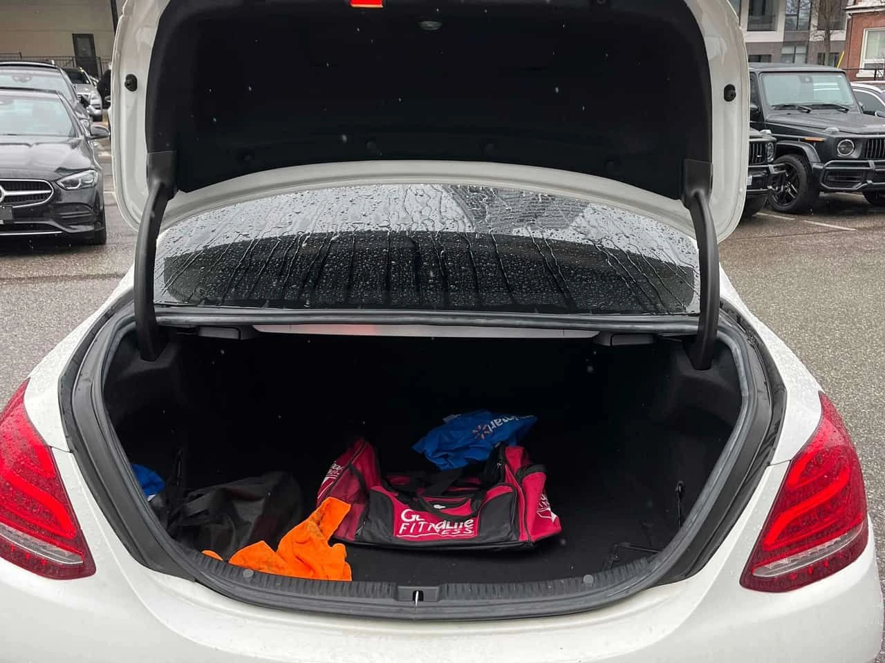 Mercedes-Benz C 300 4MATIC* PANO* AMBIENTNO* ПОДГРЕВИ* , снимка 13 - Автомобили и джипове - 54162131