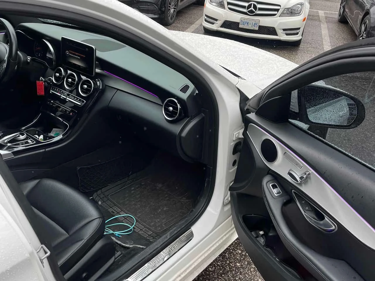 Mercedes-Benz C 300 4MATIC* PANO* AMBIENTNO* ПОДГРЕВИ* , снимка 15 - Автомобили и джипове - 54162131