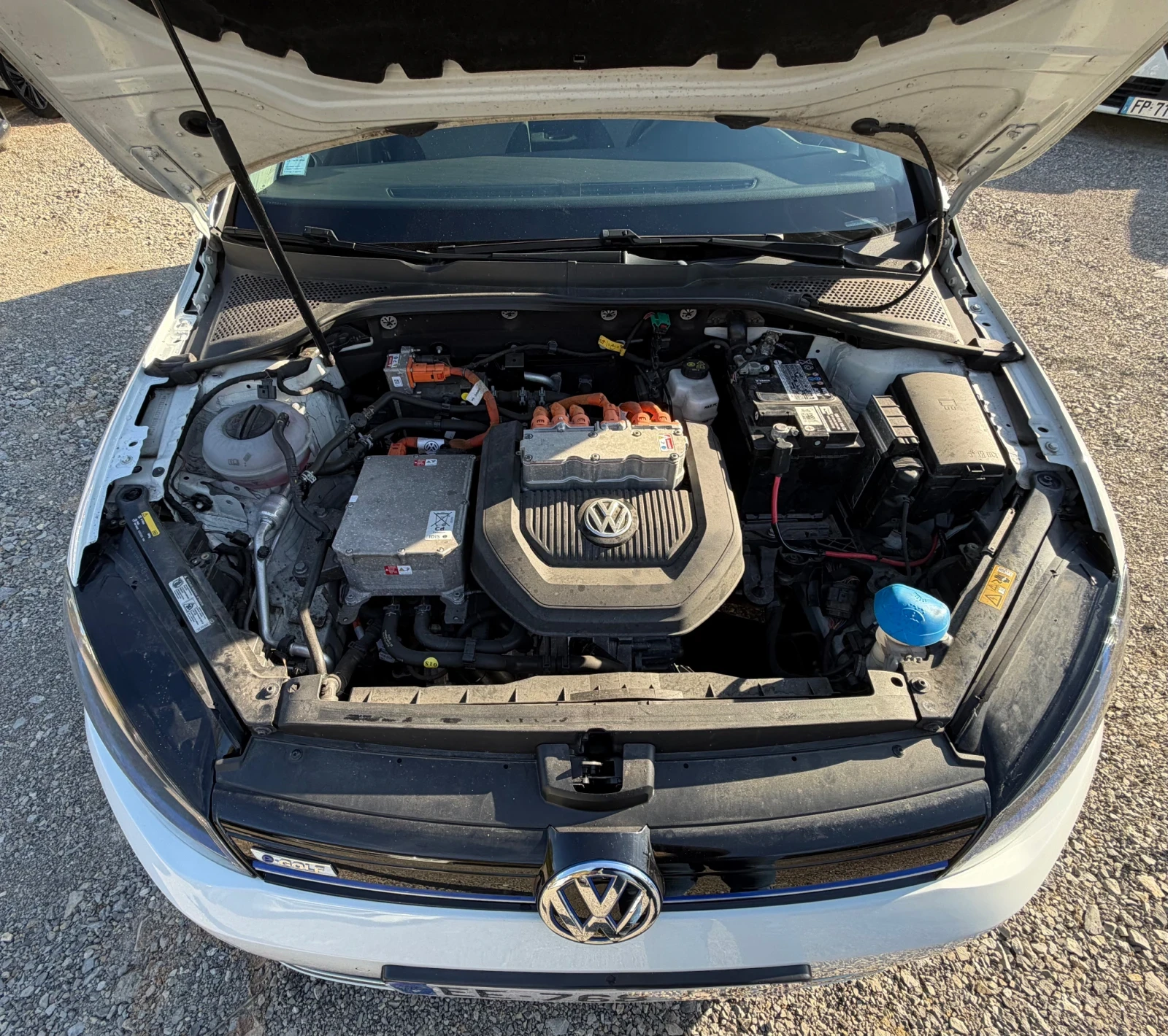 VW Golf 7. Electric, снимка 14 - Автомобили и джипове - 54305804