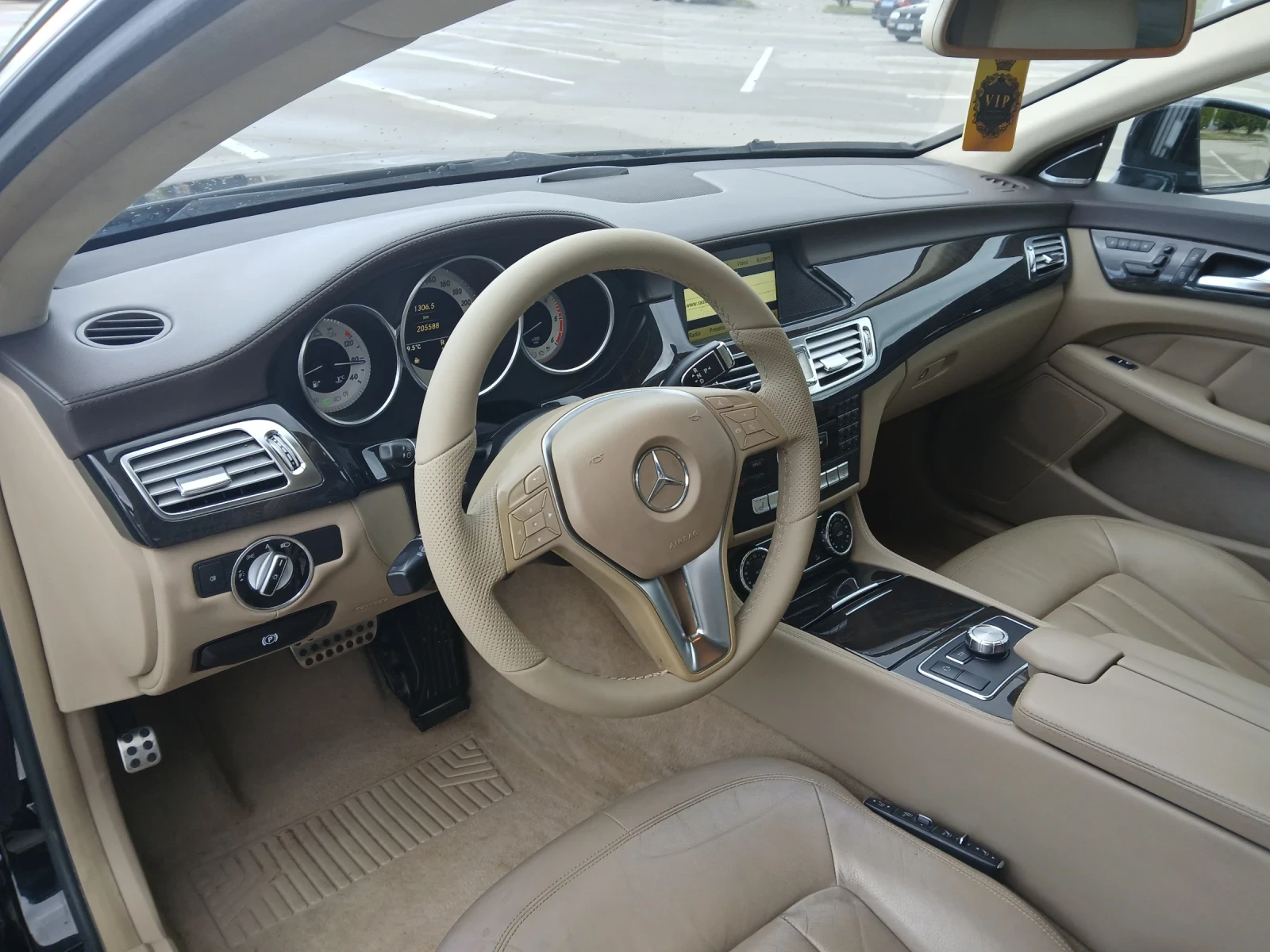 Mercedes-Benz CLS 350 HARMAN!!! ПОДГРЕВ!!! БАРТЕР!!! ЛИНЗИН!!!, снимка 8 - Автомобили и джипове - 54646861