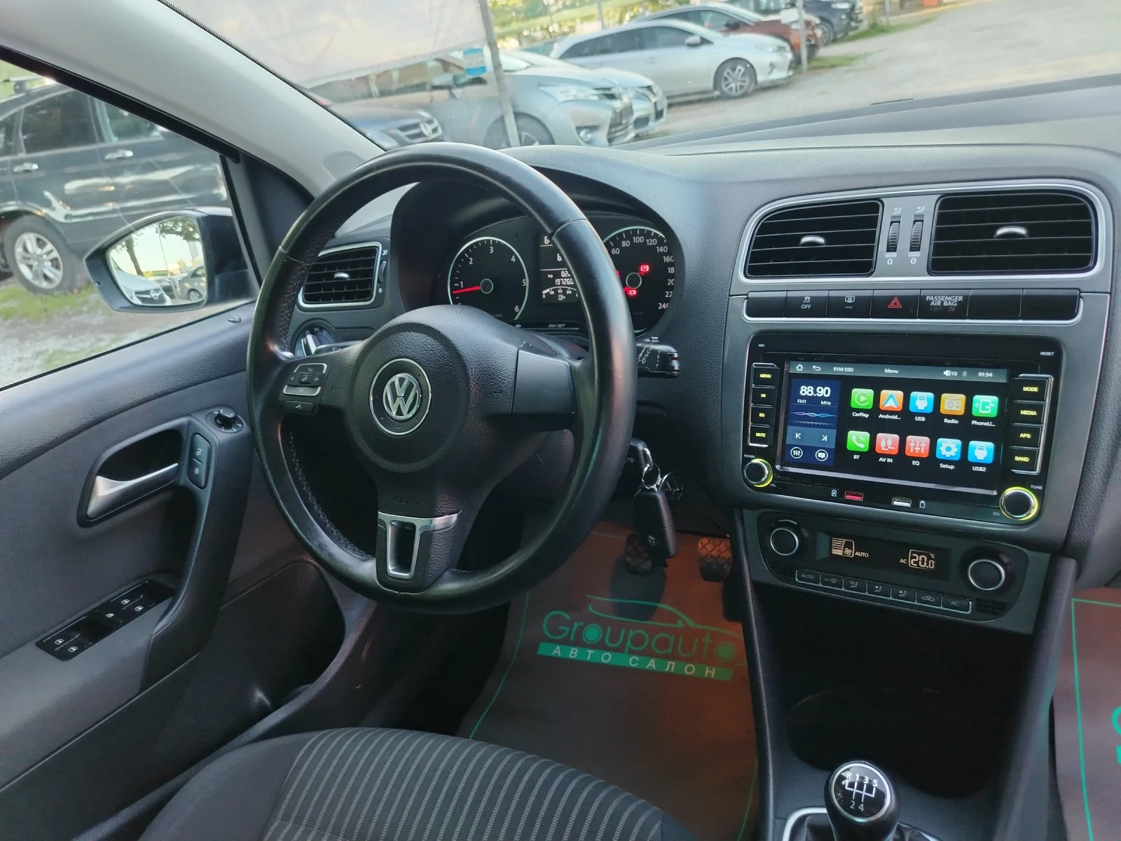 VW Polo 1.6tdi-90к.с/КЛИМАТРОНИК/НАВИГАЦИЯ/КСЕНОН/LED!!! , снимка 12 - Автомобили и джипове - 54693849