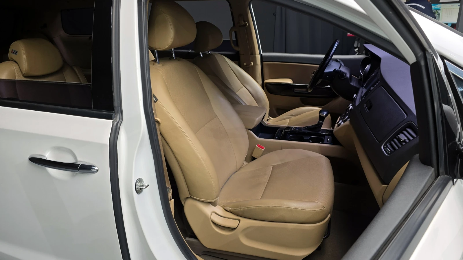 Kia Carnival 9 ������ * ������ ����* CARFAX | Mobile.bg � ����������� 12