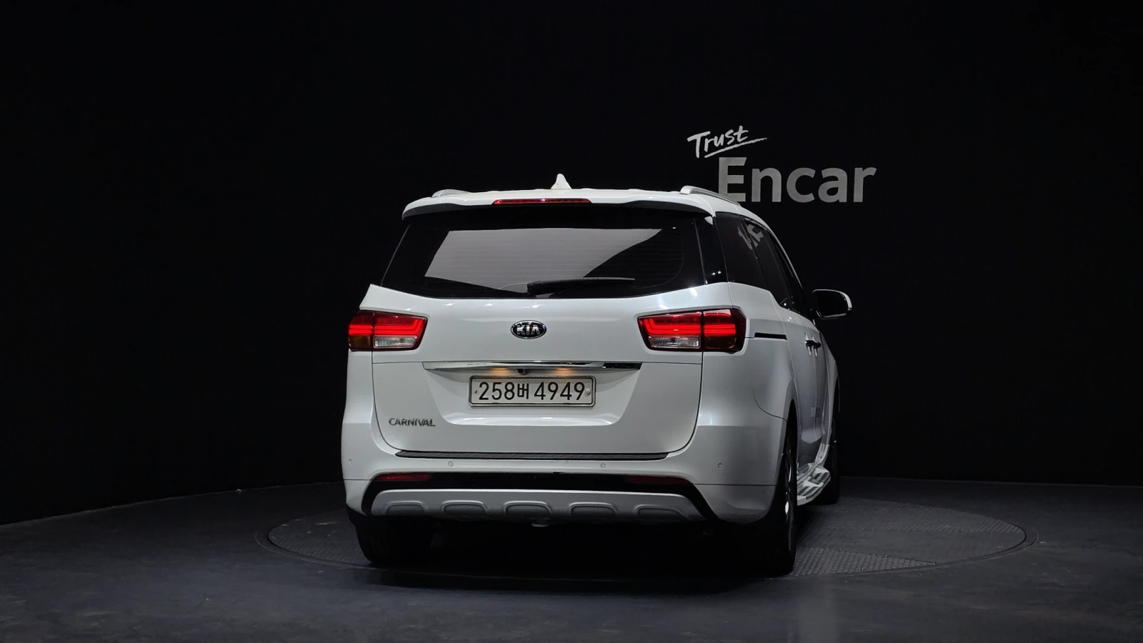 Kia Carnival 9 ������ * ������ ����* CARFAX | Mobile.bg � ����������� 4