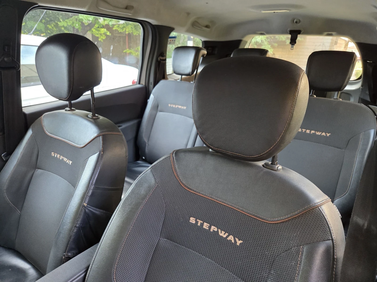 Dacia Lodgy STEPWAY  Газ 7 места, снимка 13 - Автомобили и джипове - 55155829