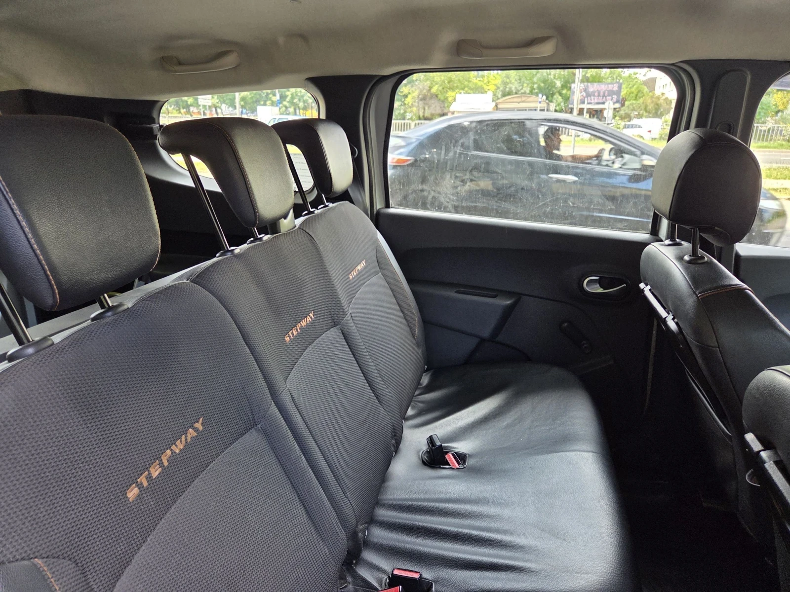 Dacia Lodgy STEPWAY  Газ 7 места, снимка 12 - Автомобили и джипове - 55155829